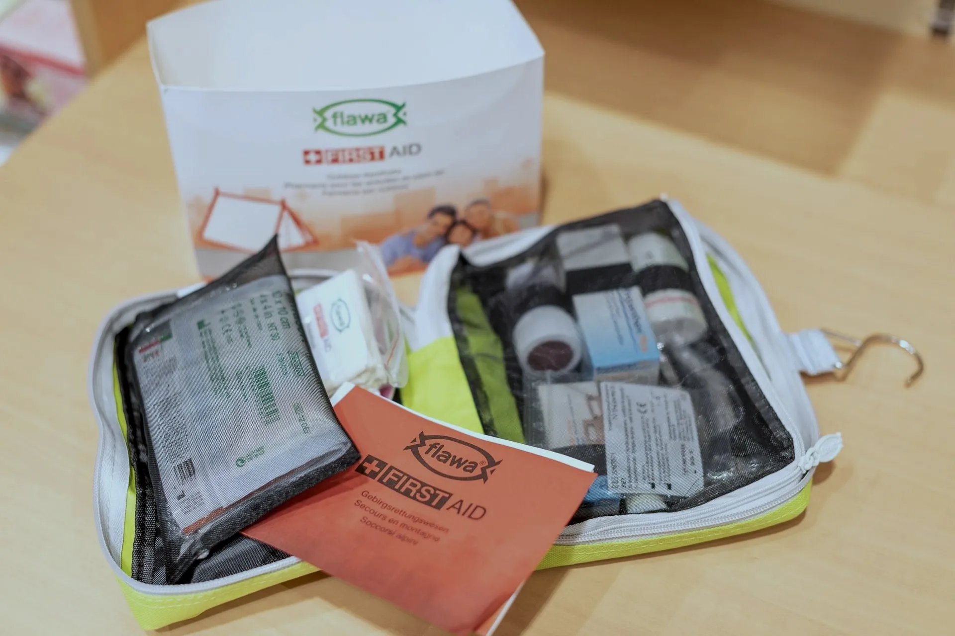 Erste-Hilfe-Tasche und Reiseapotheke